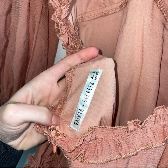 Saints + Secrets Selfie Leslie Laney Long Sleeve V-Neck Ruffle Mini Dress - Picture 9 of 11